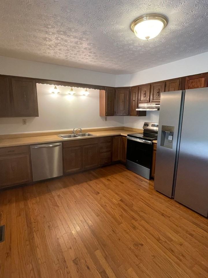5535 Sycamore Ridge Rd - Photo 7 of 15