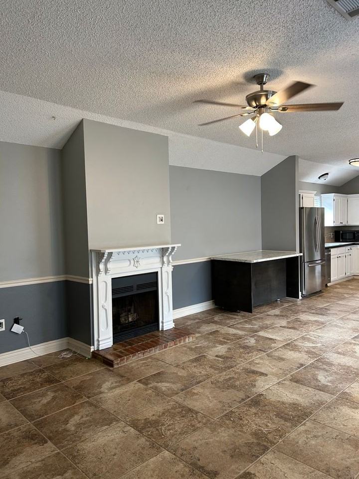 240 Meadow Bend Dr - Photo 4 of 8