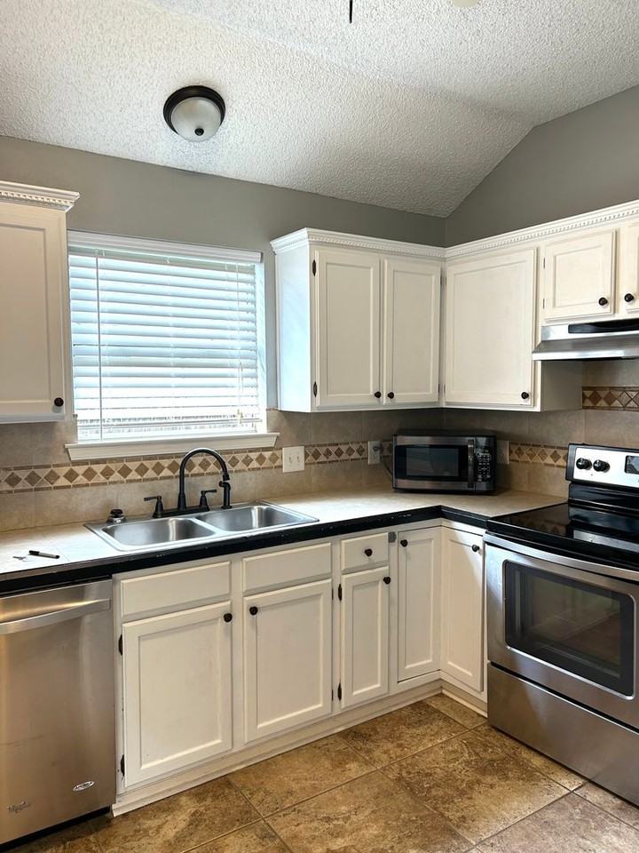 240 Meadow Bend Dr - Photo 7 of 8
