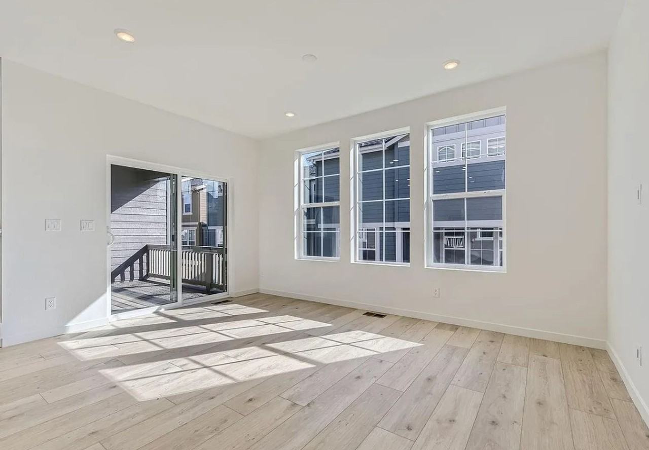 8982 Wintertide Ct - Photo 3 of 12