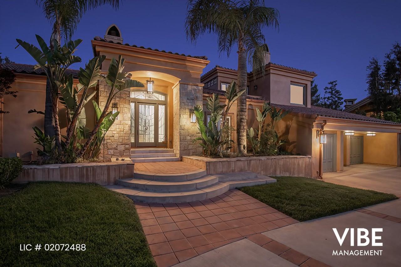 1650 Mesa Ridge Ave - Photo 4 of 50