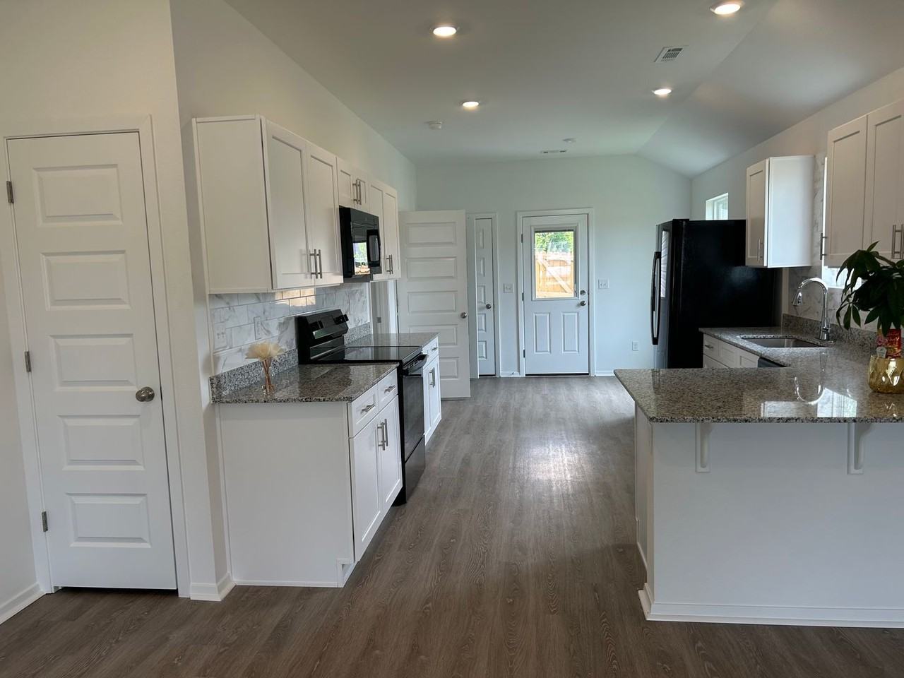 2674 S Ouachita Dr - Photo 3 of 21