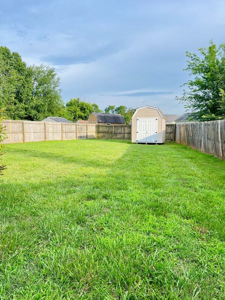 574 Oakmont Dr - Photo 4 of 4