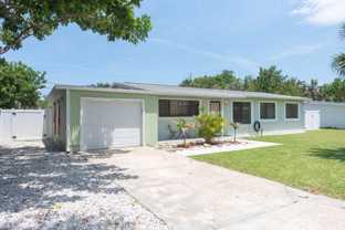 347 S Lakeside Dr - Photo 1 of 1