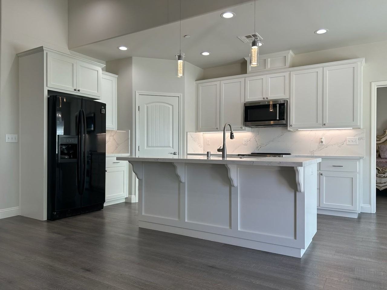 432 Thomas St - Photo 5 of 29
