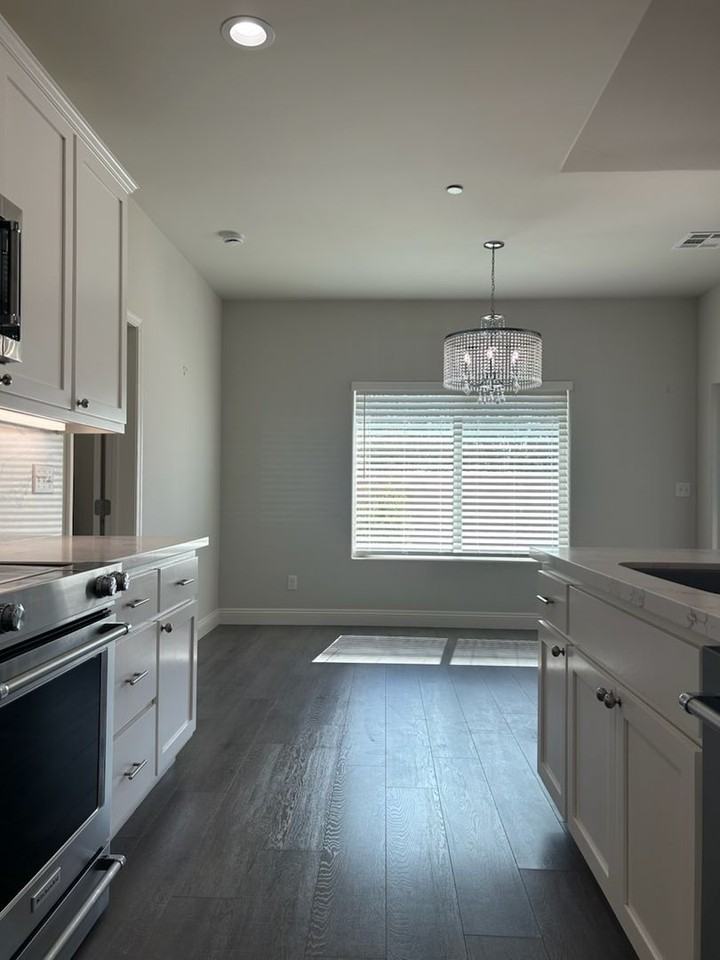 432 Thomas St - Photo 7 of 29