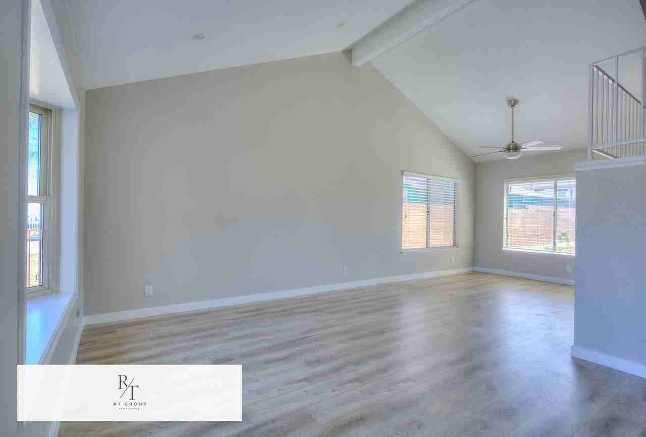 15326 Swarens Ct - Photo 6 of 36