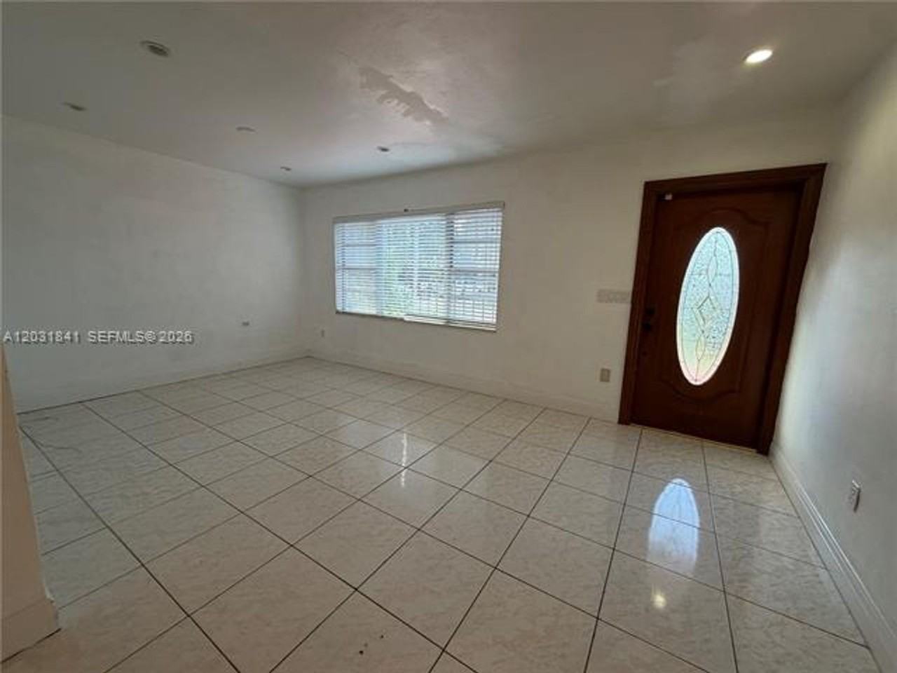 6318 Sw 27th St - Photo 5 of 15