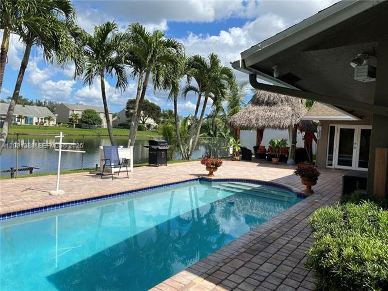 10227 Sw 49th Ct - Photo 2 of 5