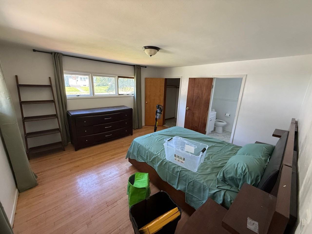 234 Thurber St - Photo 5 of 11