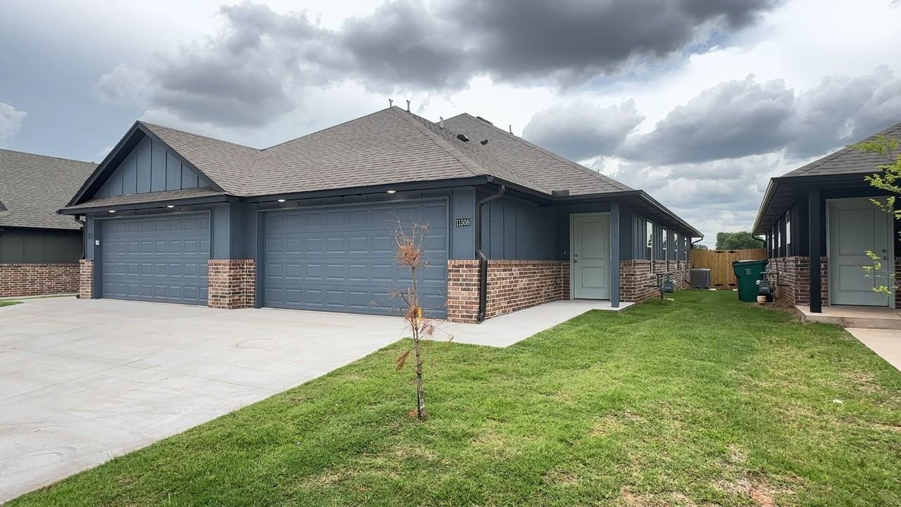 11508 N University Dr - Photo 2 of 21