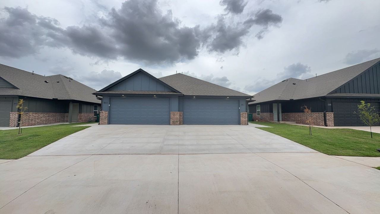 11508 N University Dr - Photo 4 of 21