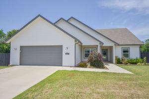 featured image of 467 N Tacoma St