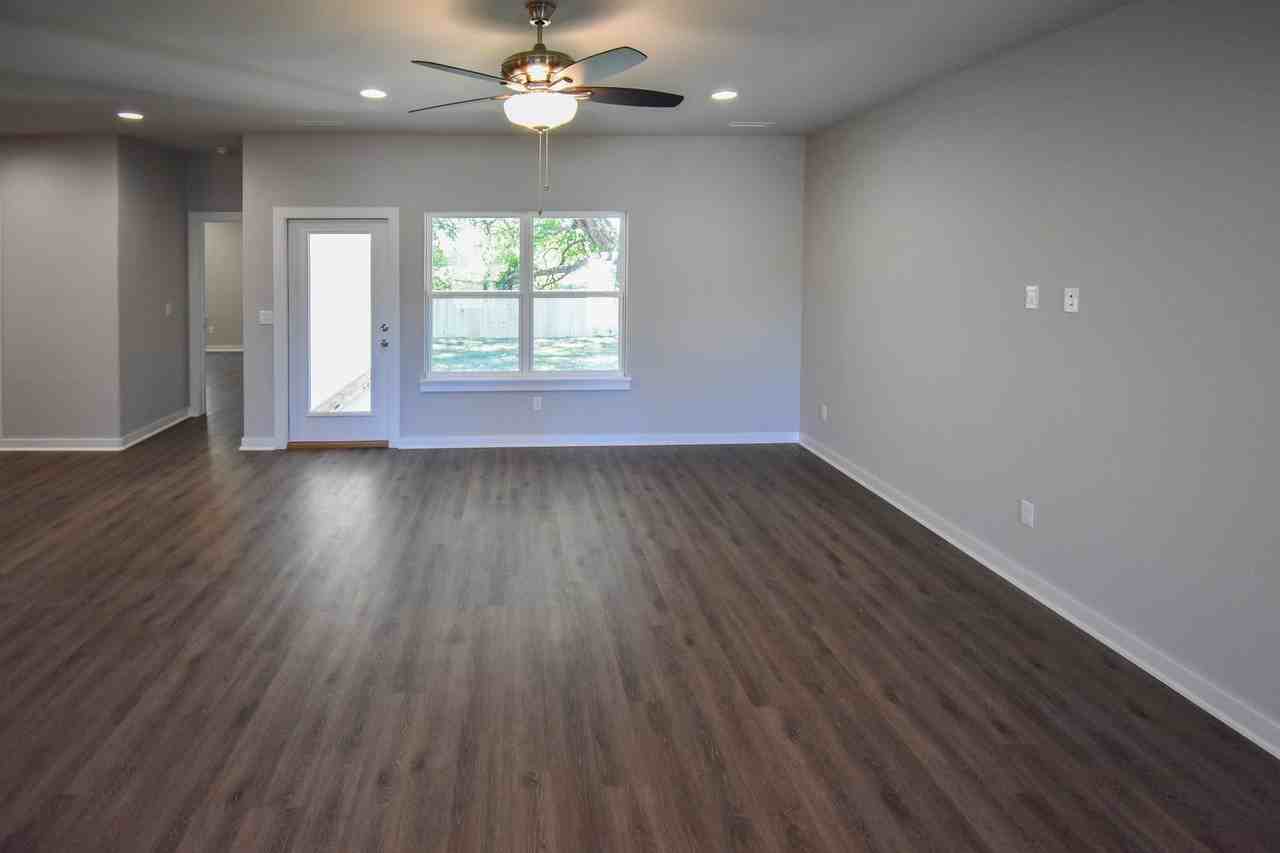 467 N Tacoma St - Photo 4 of 29