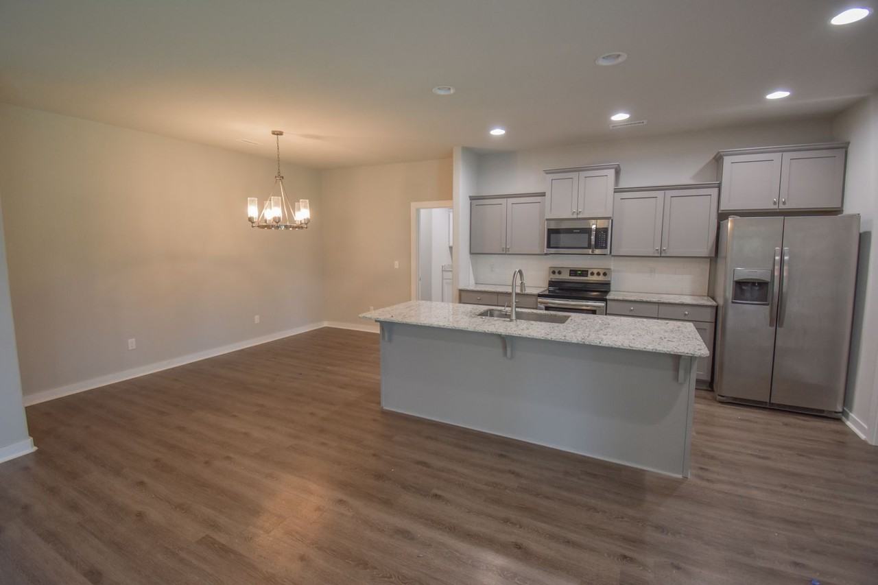 467 N Tacoma St - Photo 6 of 29
