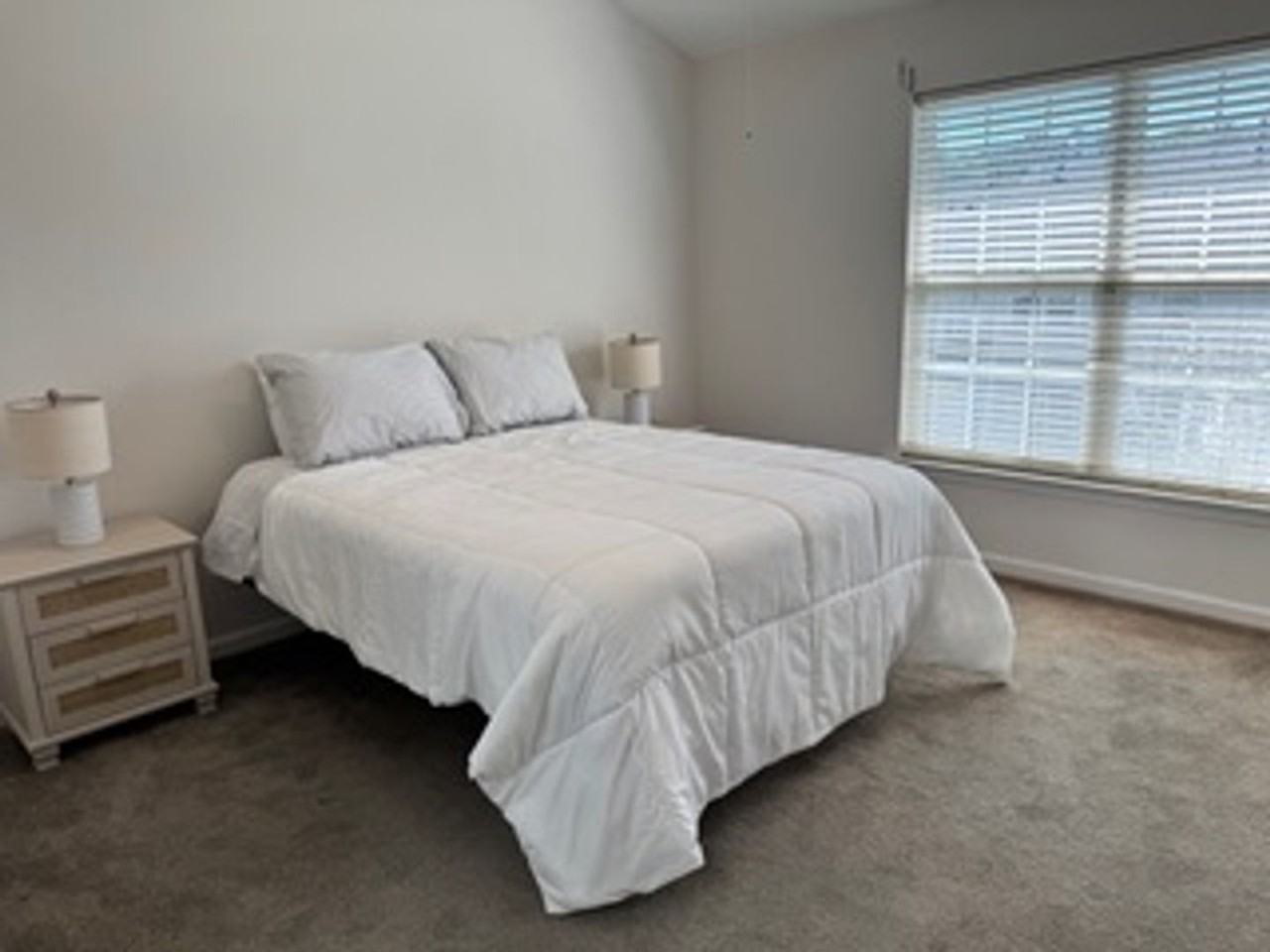 612 Graythorn Ln - Photo 7 of 25