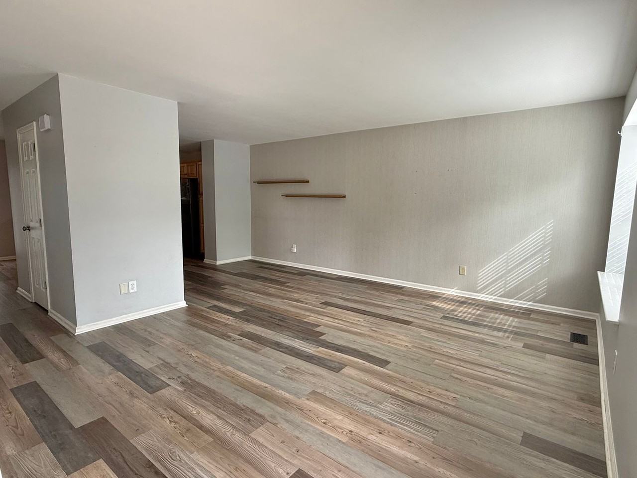 47 Eusden Dr - Photo 2 of 21
