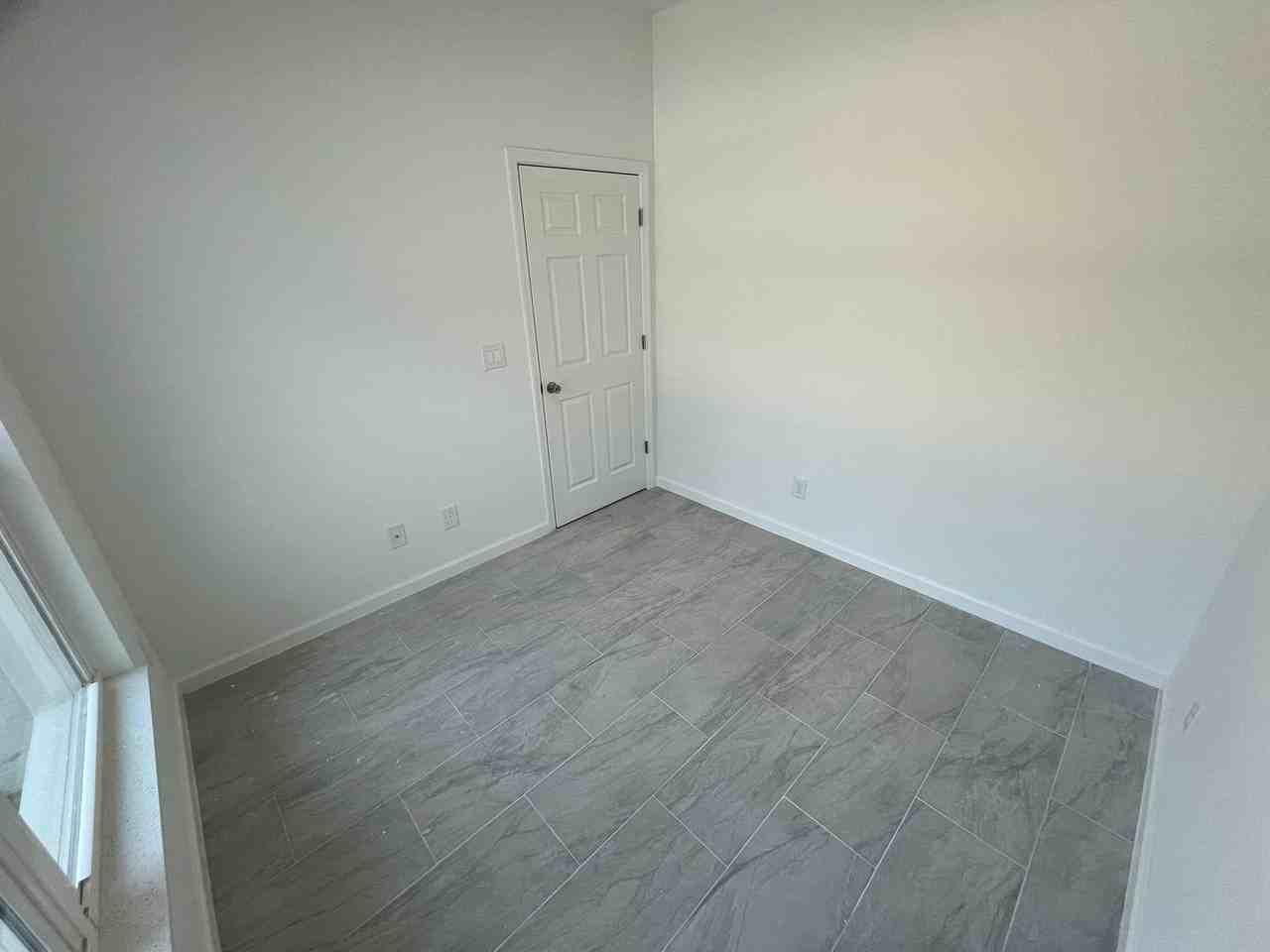 650 Wentworth Dr - Photo 6 of 27
