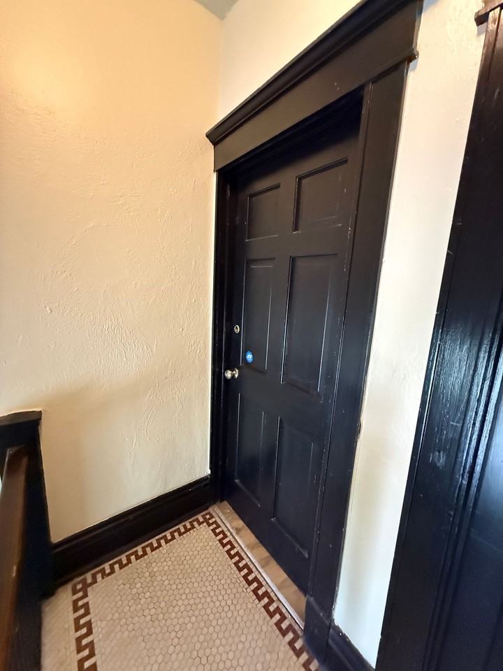 4166 Russell Blvd - Photo 5 of 36