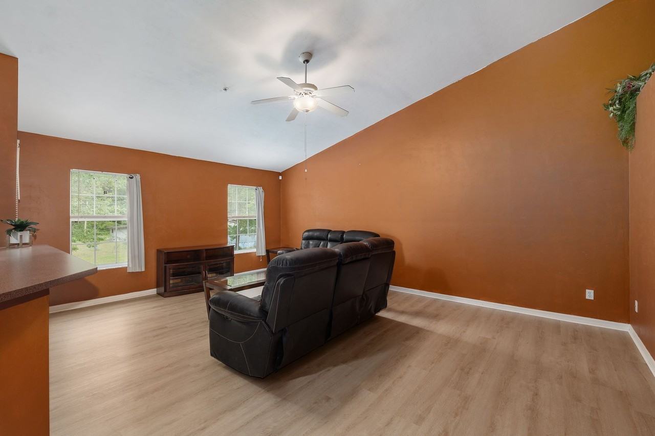 4215 Sw 31st Dr - Photo 3 of 25