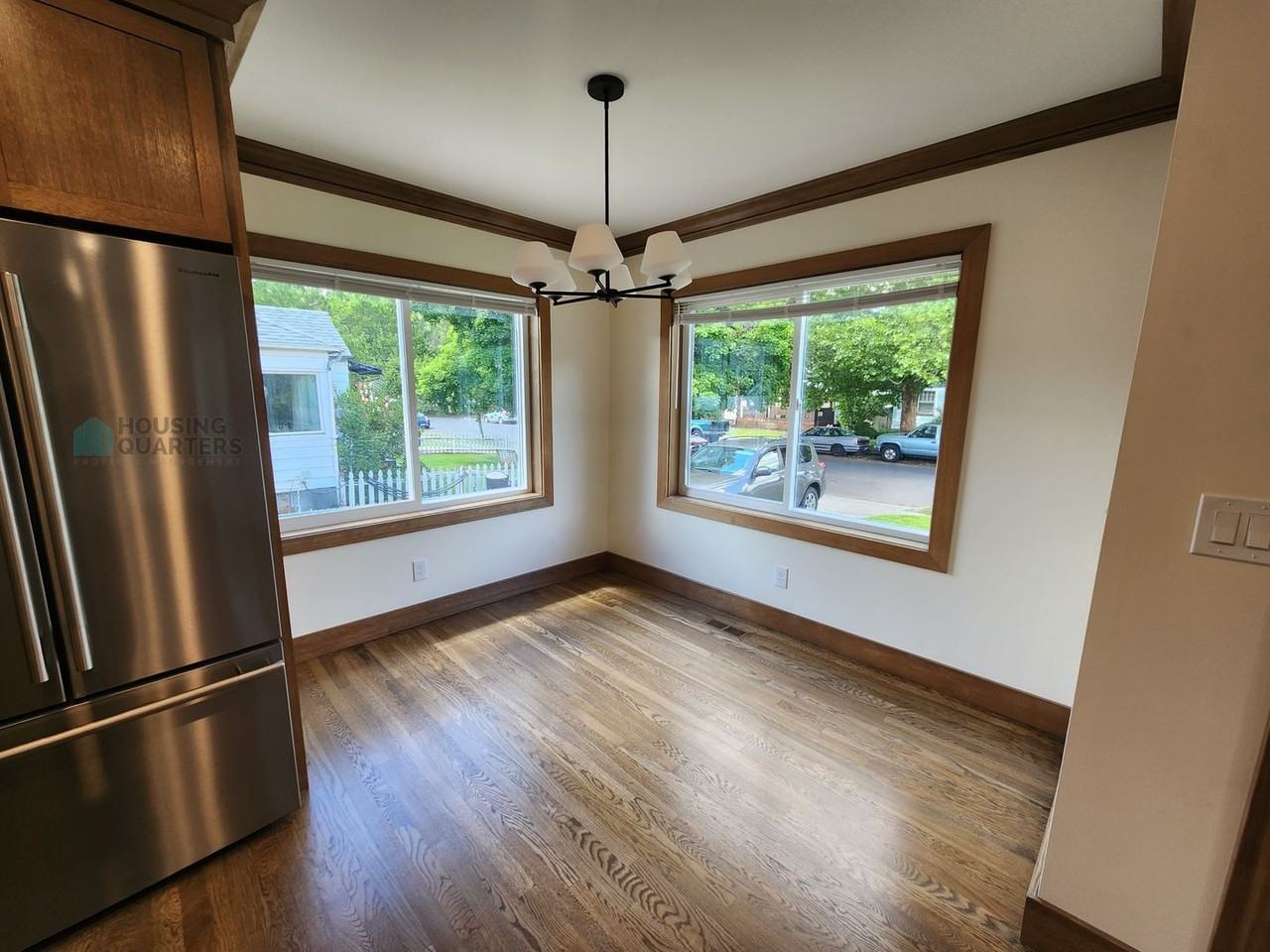 107 W Waverly Pl - Photo 3 of 18