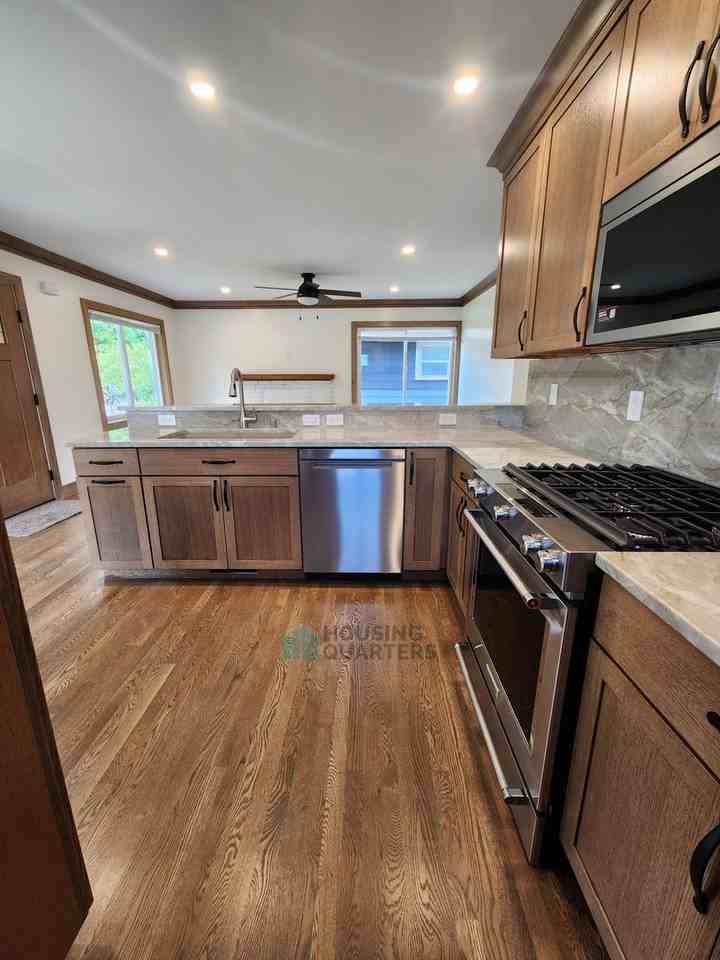 107 W Waverly Pl - Photo 5 of 18