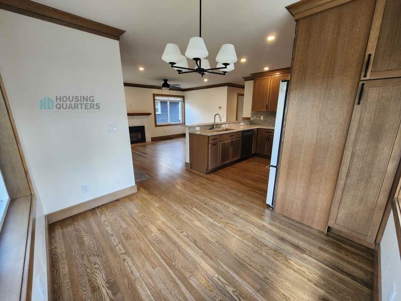 107 W Waverly Pl - Photo 6 of 18