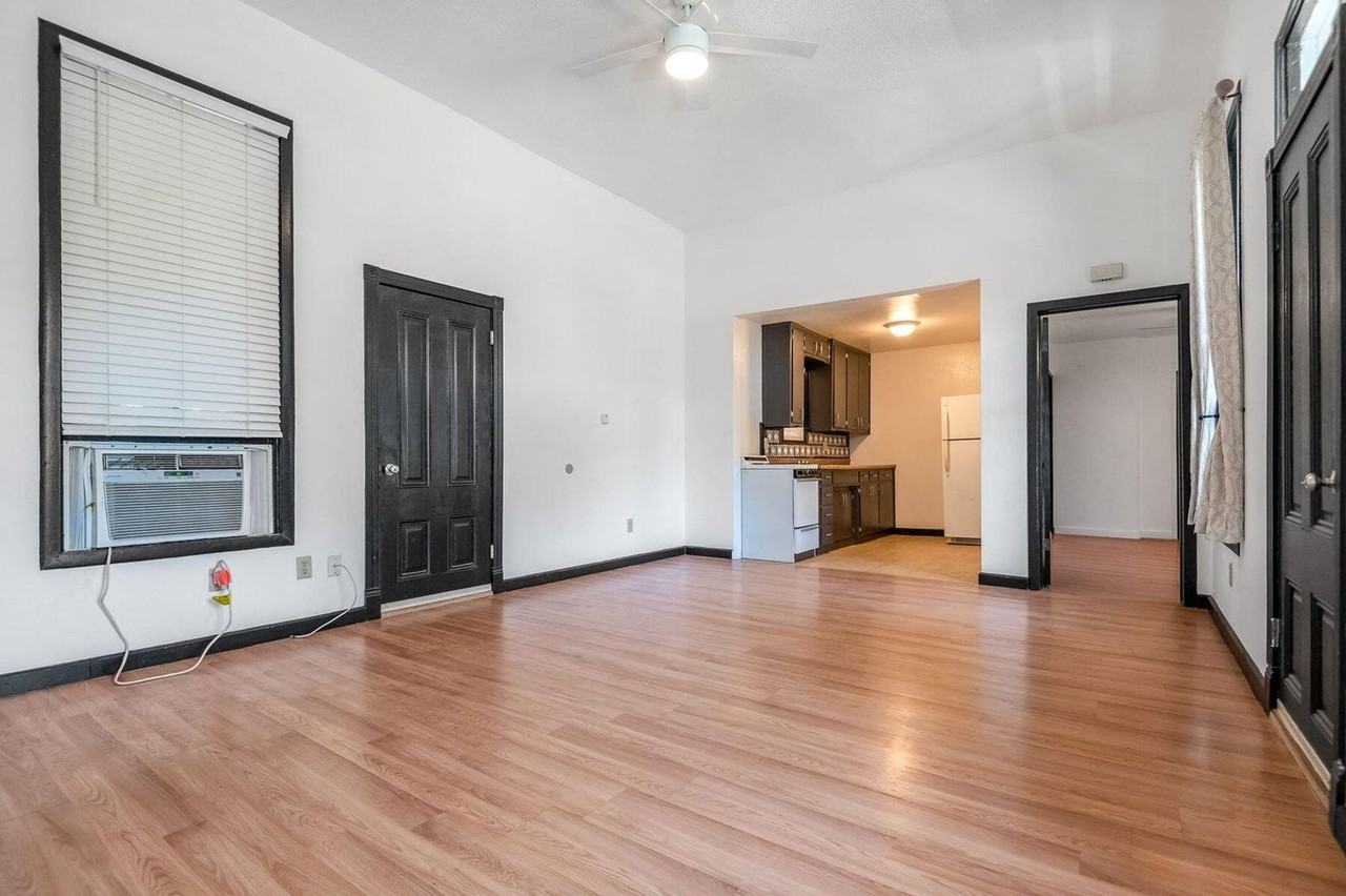 502 N Harris St - Photo 5 of 8