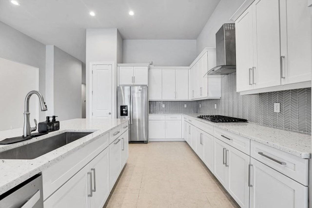 12582 Nautilus Cir - Photo 3 of 17