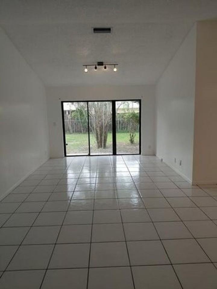 12280 Gingerwood Ln - Photo 5 of 13