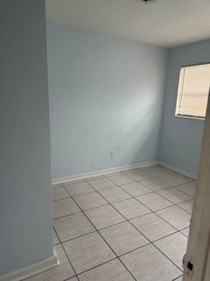 3194 Prince Dr - Photo 5 of 12