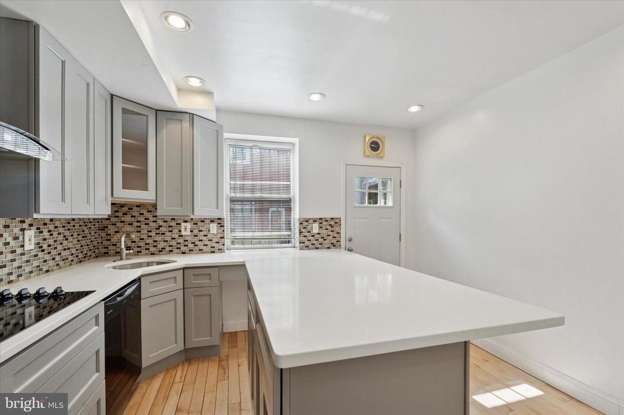 1313 S Stanley St - Photo 2 of 12