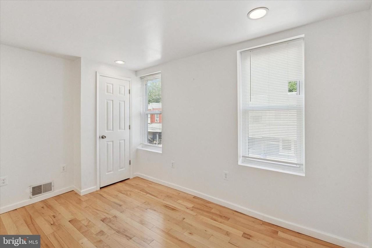 1313 S Stanley St - Photo 6 of 12