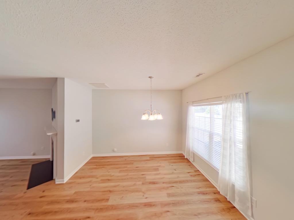 3926 Fountain Village Cir - Photo 3 of 13