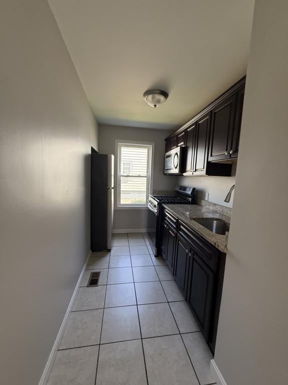 237 Orange St - Photo 2 of 9