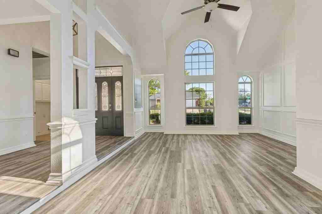 604 San Clemente Dr - Photo 7 of 26