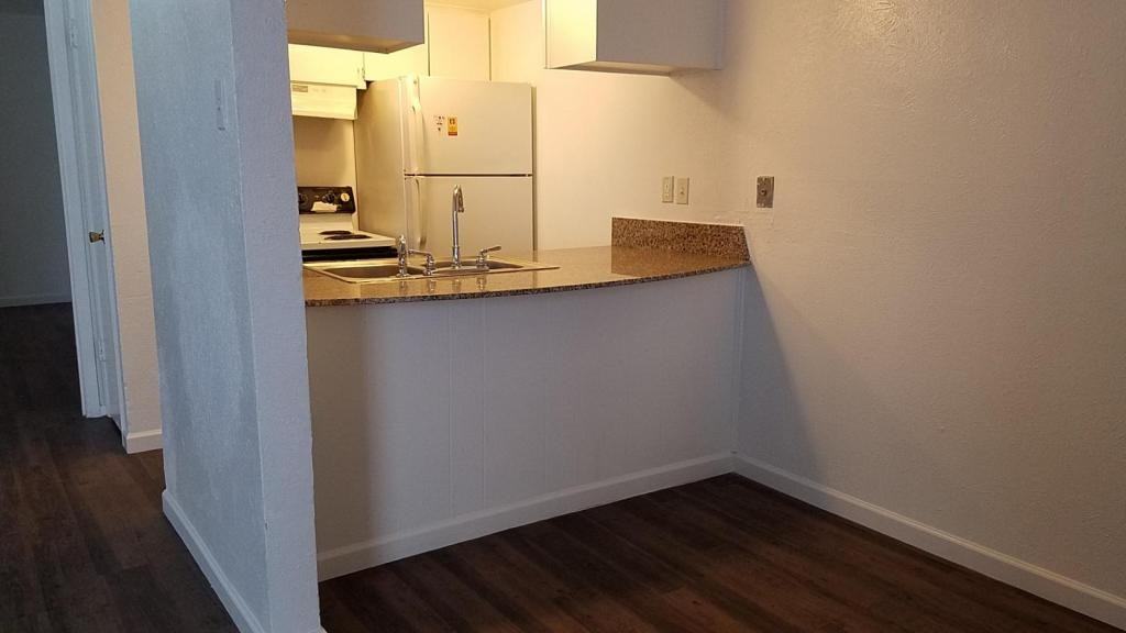 3635 Bolivar Dr - Photo 4 of 8