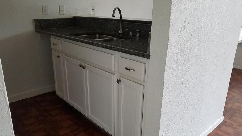 3635 Bolivar Dr - Photo 7 of 8