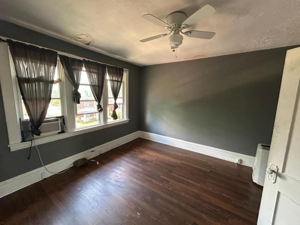 1502 Davis Ave - Photo 2 of 11