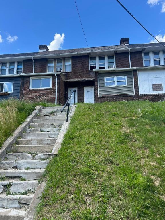 1502 Davis Ave - Photo 5 of 11