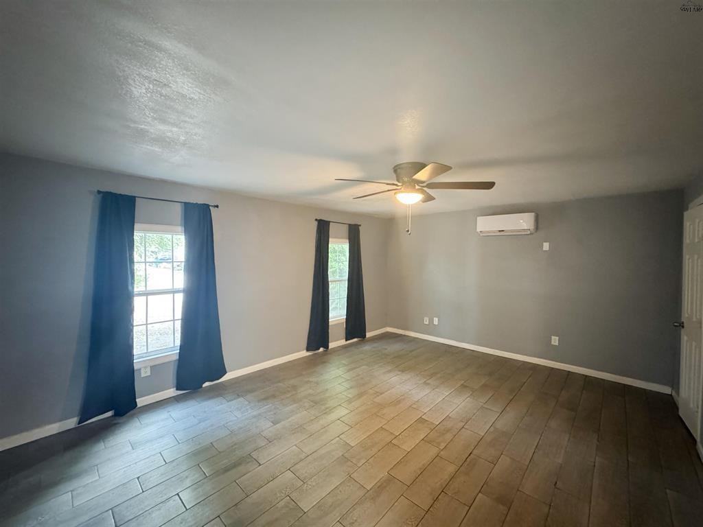 2142 Avenue F - Photo 3 of 16