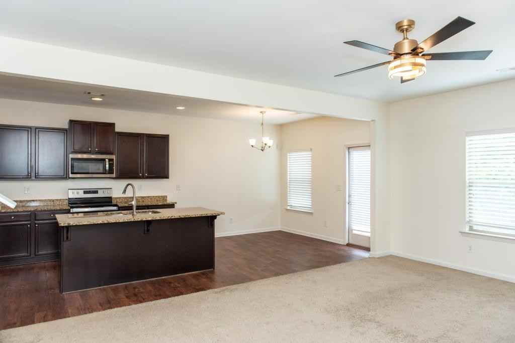82 Fern Walk - Photo 3 of 23