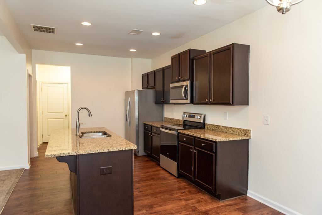 82 Fern Walk - Photo 5 of 23