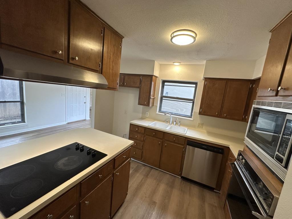 114 Avant Garde Dr - Photo 3 of 23