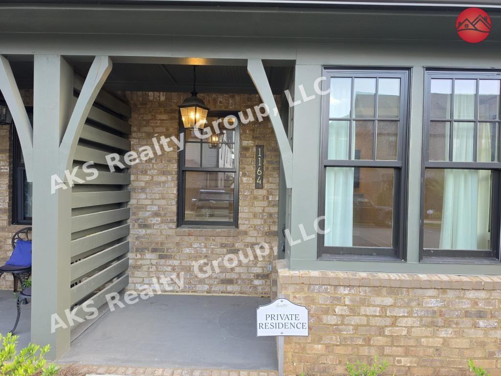 1164 Windsor Sq - Photo 2 of 16