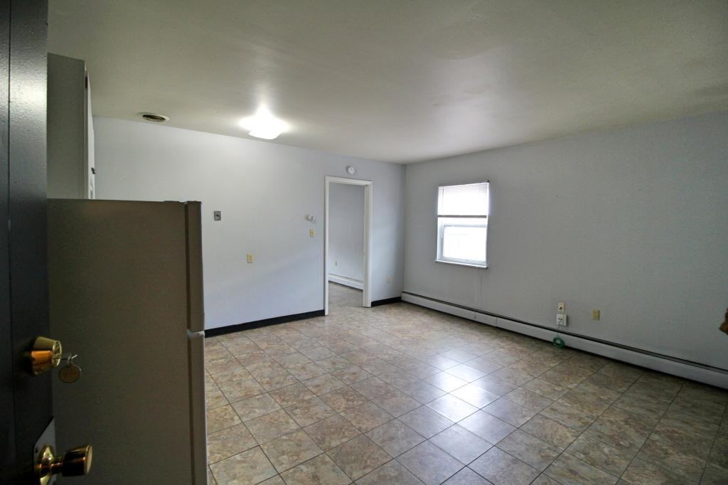 356 E Duncan St - Photo 3 of 9
