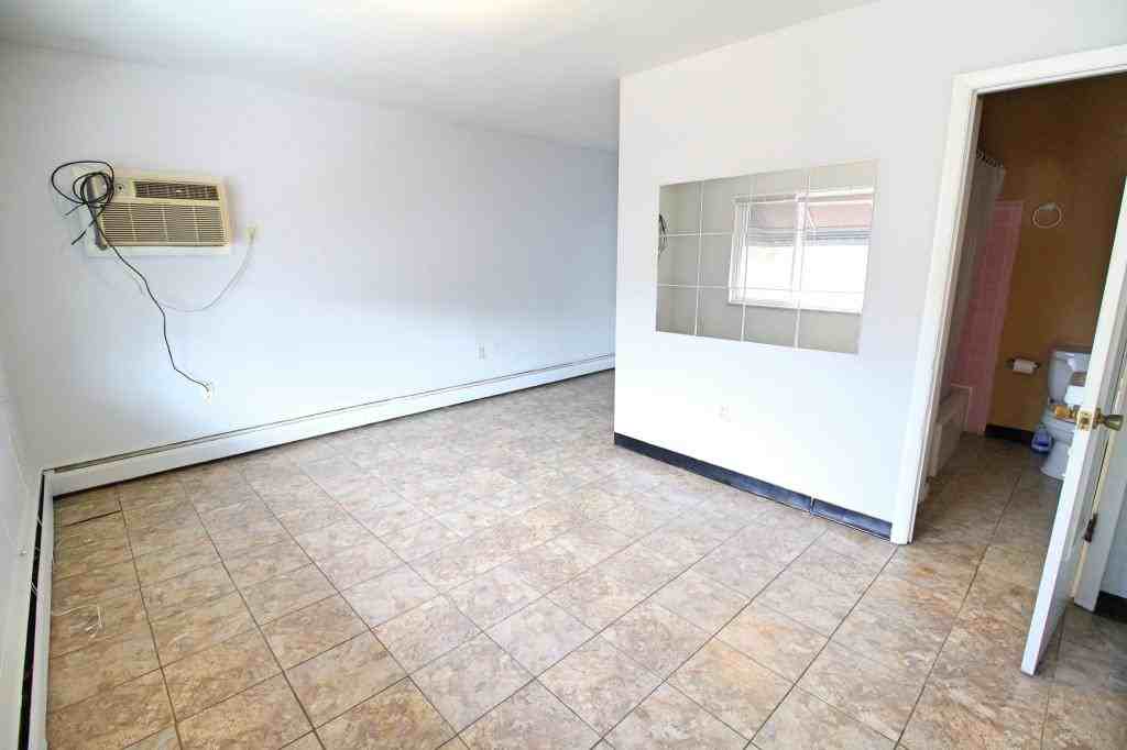 356 E Duncan St - Photo 6 of 9