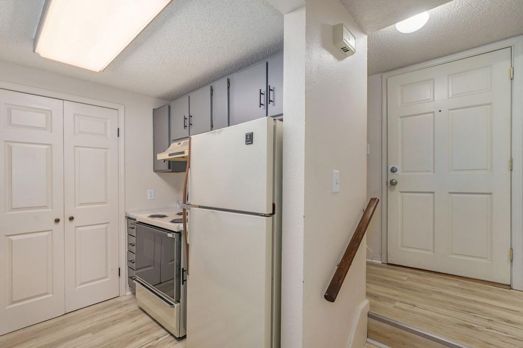 108 N Market St - Photo 6 of 18
