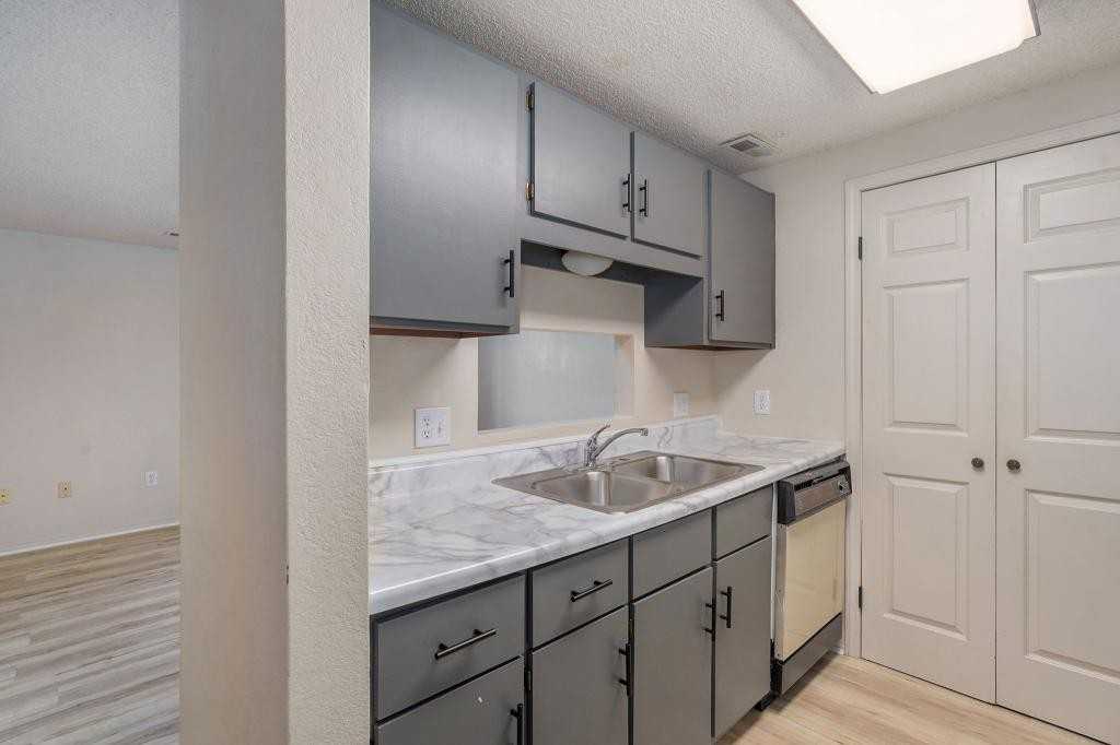 108 N Market St - Photo 7 of 18