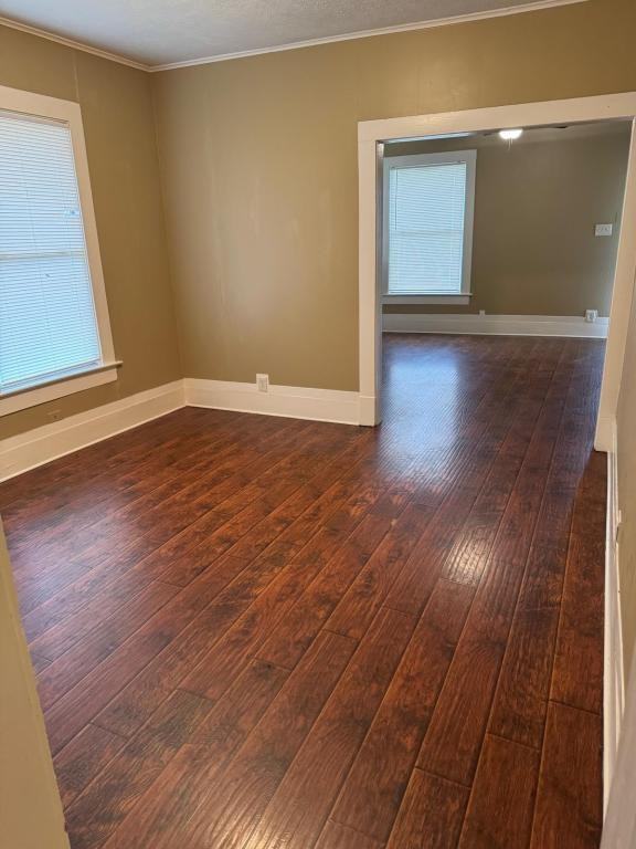 313 E Lloyd St - Photo 3 of 11